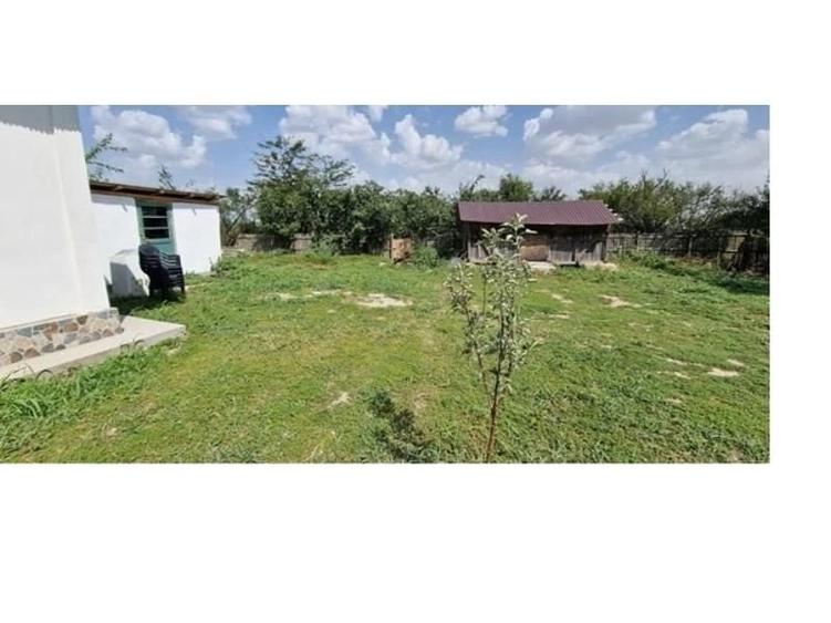 Casă cu 2 camere cu Teren 1278 Mp în Buzoești