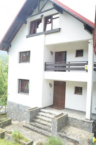 Casă cu 1 camere cu Teren 1627 Mp în Poiana