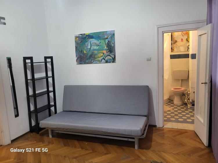 Apartament cu 3 camere semidecomandat în Ultracentral