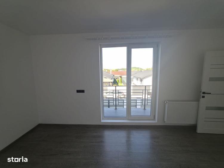 Casă cu 4 camere cu Teren 200 Mp în Livezeni