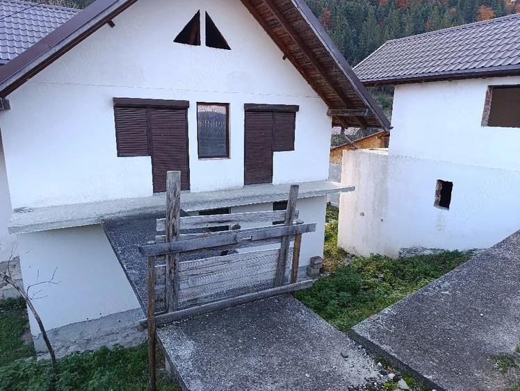 Casă cu Teren 800 Mp în Gârcina