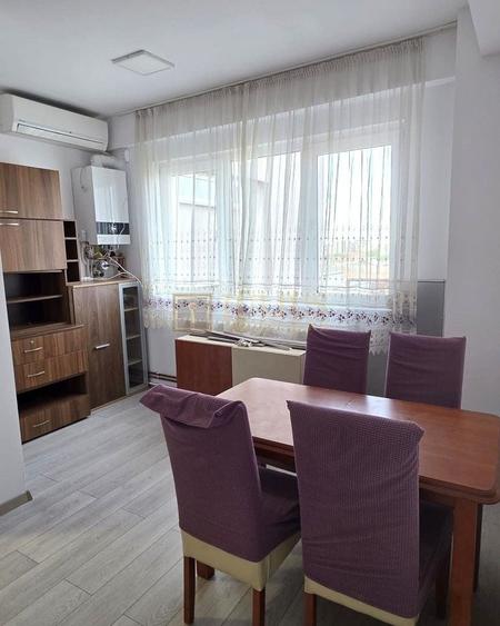 Apartament cu 3 camere decomandat, mobilat în Torontalului