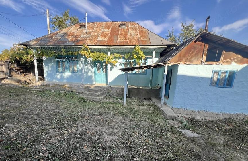 Casă cu 3 camere cu Teren 3481 Mp în Drăgușani