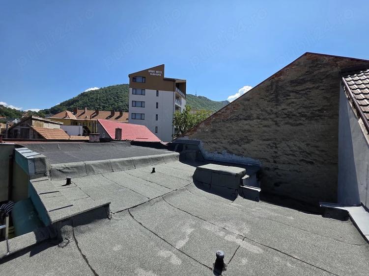 Casă cu 4 camere cu Teren 323 Mp în Central