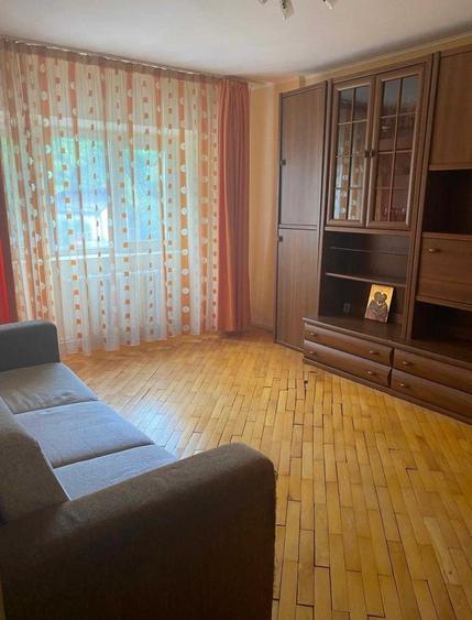 Apartament cu 3 camere decomandat în Păcurari