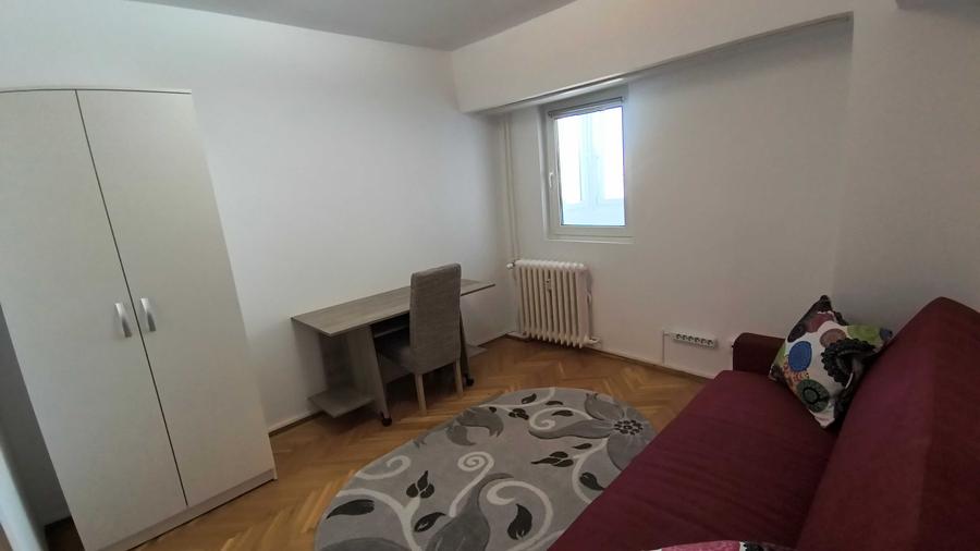 Apartament cu 4 camere decomandat în 1 Mai