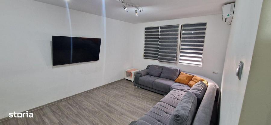 Apartament cu 3 camere decomandat în Valea Oltului