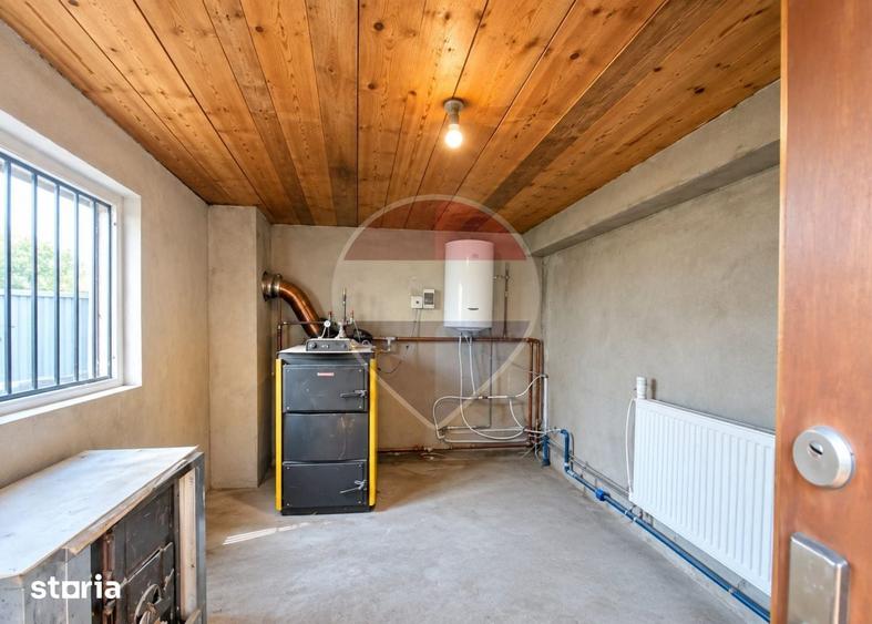 Casă cu 3 camere cu Teren 2100 Mp în Valea lui Ion