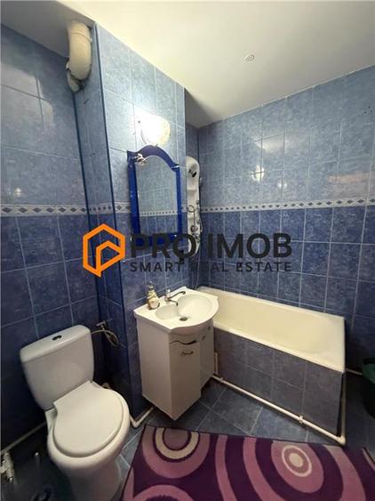 Apartament cu 3 camere semidecomandat, mobilat în Unirii Sud