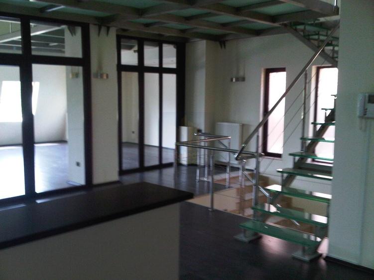 Apartament cu 4 camere decomandat în Arcul de Triumf