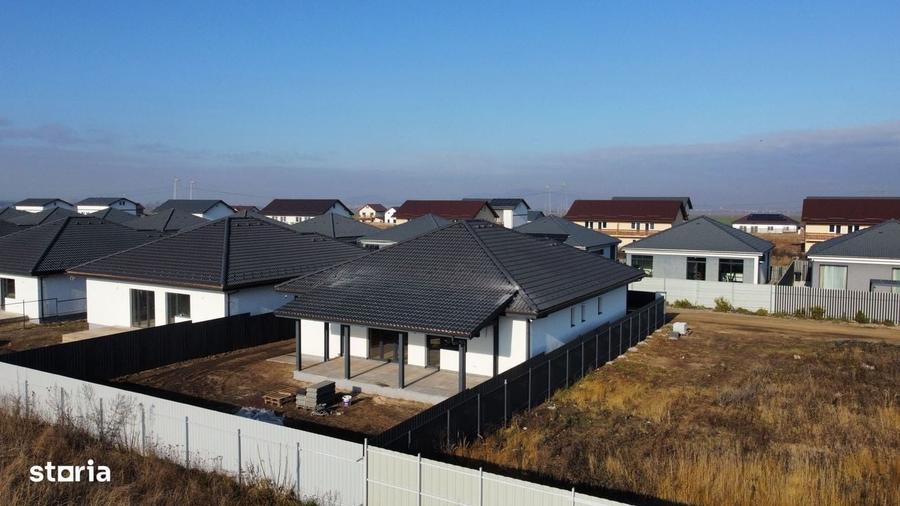 Casă cu 4 camere în Tărlungeni