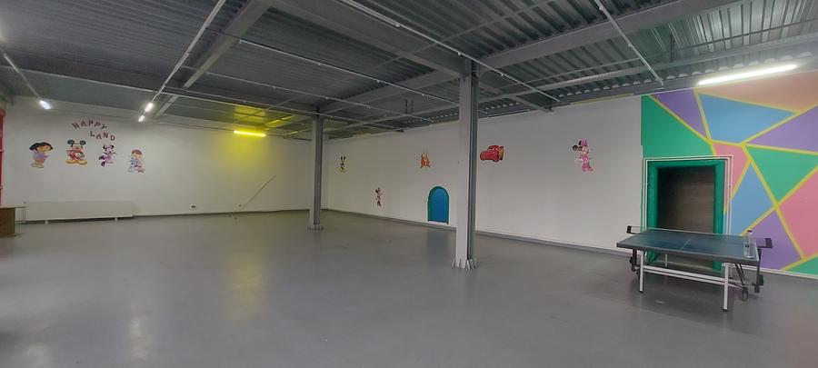 Spațiu comercial, de 360 mp, în Vest