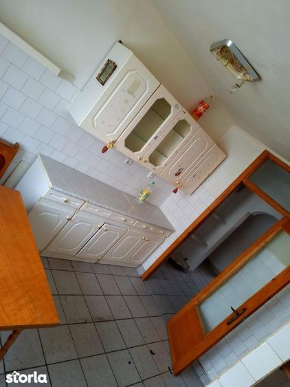 Apartament cu 3 camere decomandat în Găvana