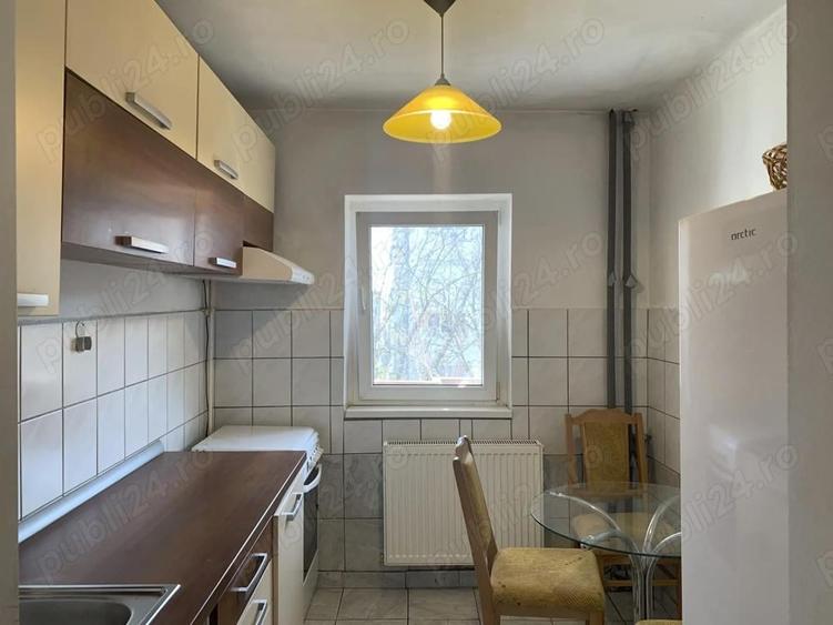 Apartament cu 3 camere decomandat în Torontalului