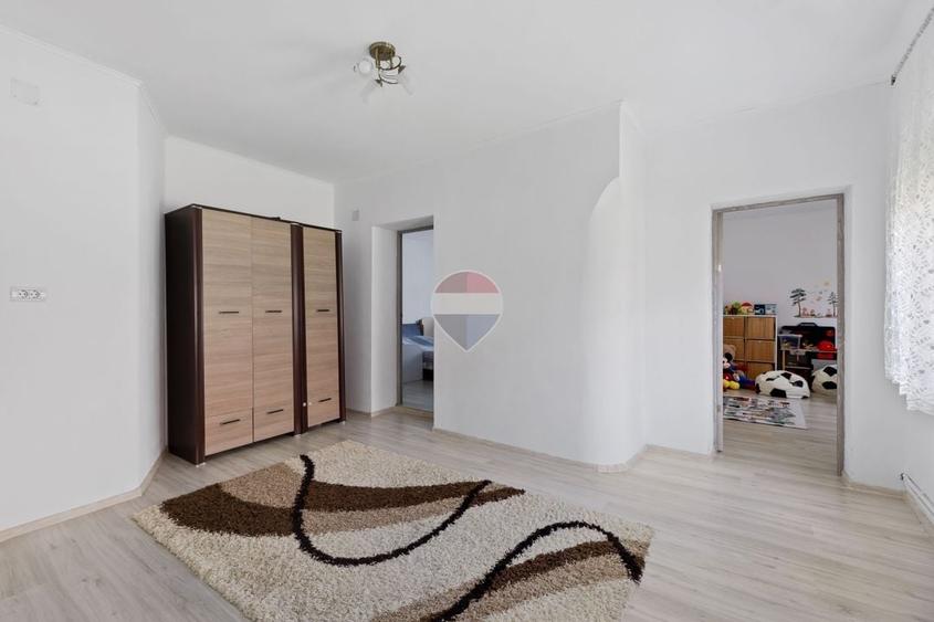 Casă individuală cu 4 camere cu Teren 550 Mp în Central