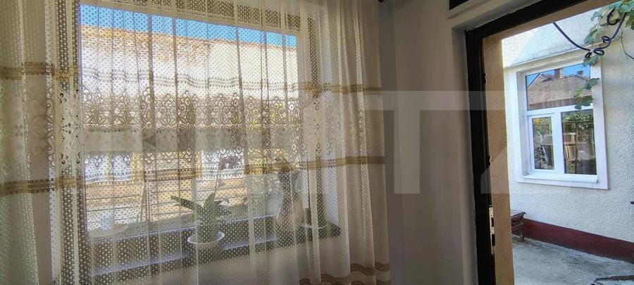 Casă individuală cu 4 camere cu Canalizare în Dâmbul Rotund