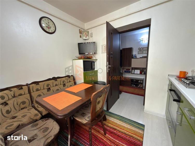 Apartament 3 camere cf 1 semidecomandat zona Micro 3 - 13