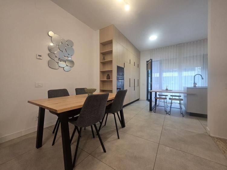Duplex cu 6 camere cu Canalizare în Pipera