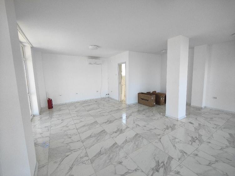Spațiu comercial, de 36 mp, în Șimnicu de Jos