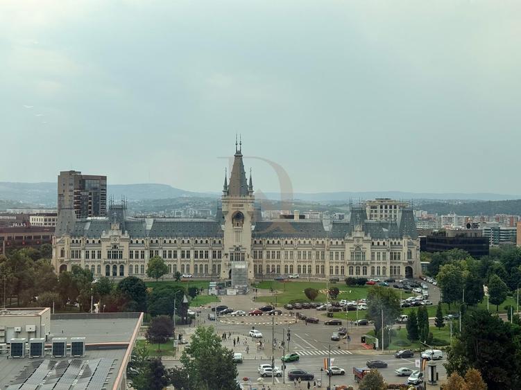 Apartament cu 4 camere decomandat în Centru Civic