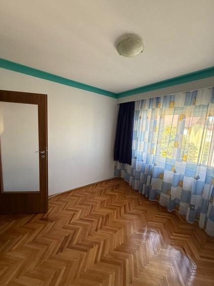 Apartament cu 4 camere decomandat în Gării