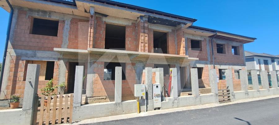 Duplex cu 4 camere cu Canalizare în Șelimbăr