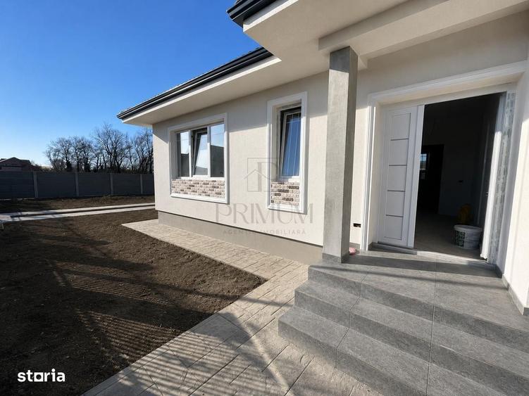 Casă cu 4 camere în Utvin