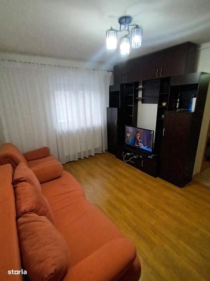Apartament cu 2 camere semidecomandat în Gorjului
