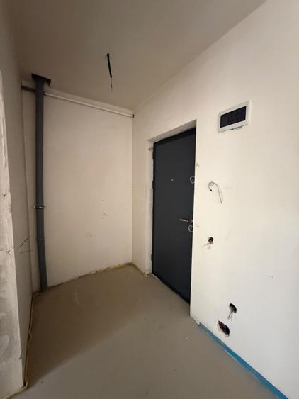 Apartament cu 2 camere semidecomandat în Florești