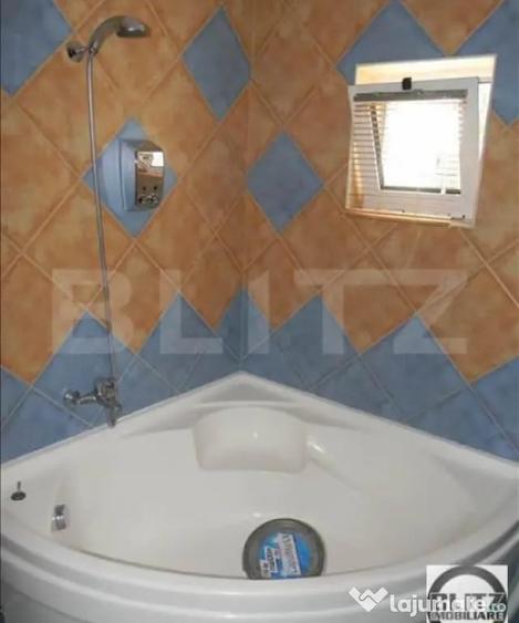 Apartament cu 3 camere semidecomandat în Plopilor
