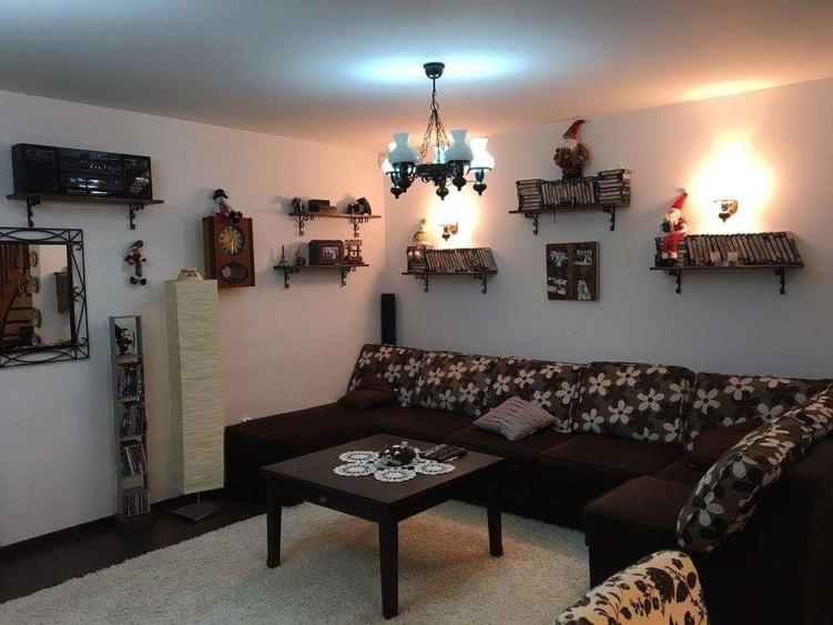 Casă cu 4 camere în Central