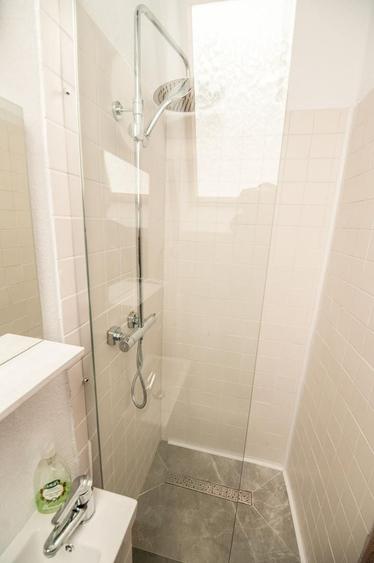 Casă individuală cu 5 camere cu Canalizare în Beliș