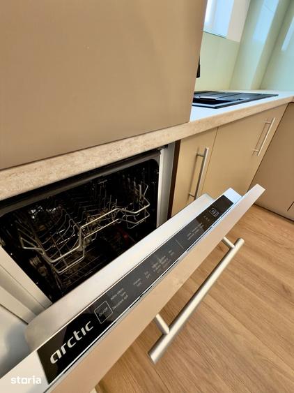Apartament cu 3 camere în Tei