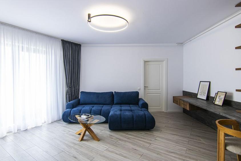 Apartament cu 2 camere decomandat, mobilat în Central