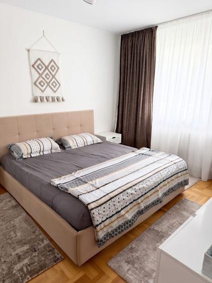 Apartament cu 3 camere în Tomis I