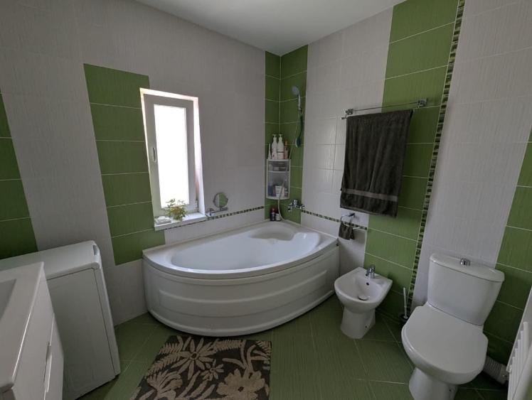 Apartament cu 2 camere decomandat, mobilat în Bucium