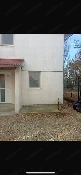 Casă cu 3 camere cu Teren 75 Mp în Exterior Vest