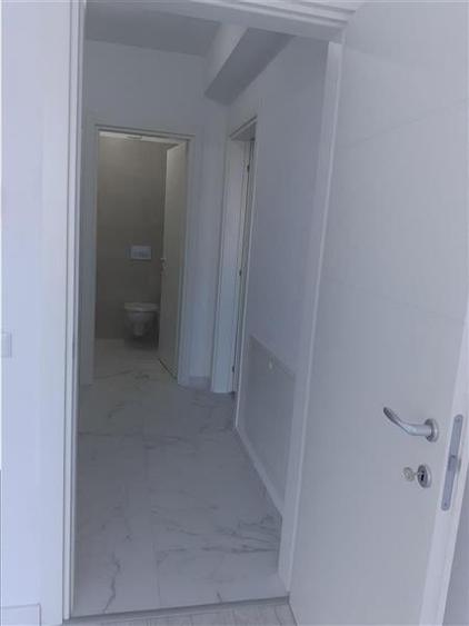 Apartament cu 3 camere decomandat în Rahova