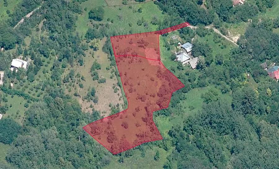 Teren de 6376 mp, în Valea Târsei