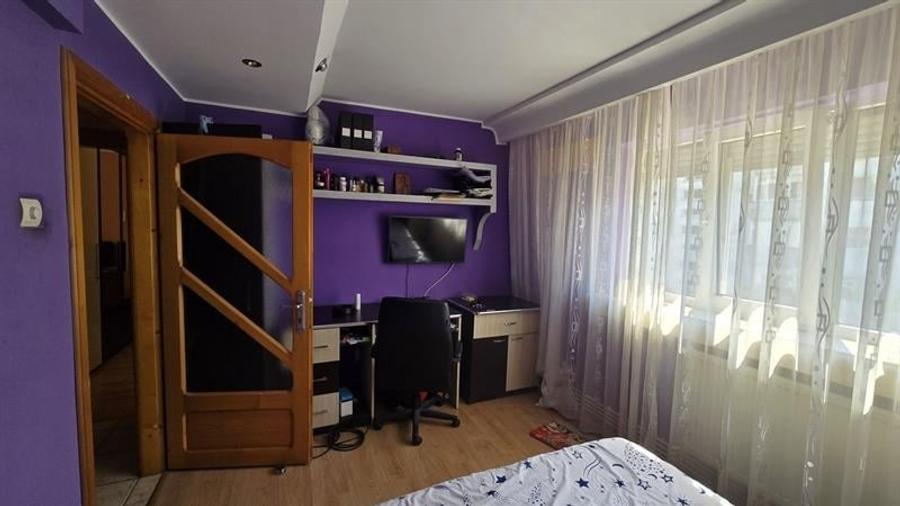 Apartament cu 2 camere semidecomandat în Craiovița Nouă