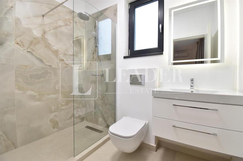 Duplex cu 5 camere cu Teren 250 Mp în Central