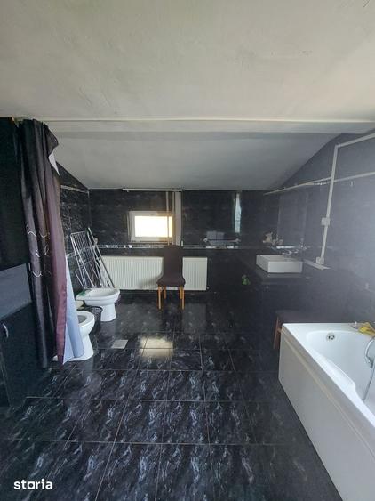 Apartament cu 4 camere în Girocului
