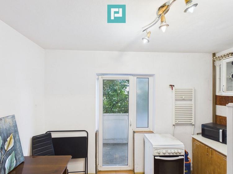 Apartament cu 3 camere decomandat, mobilat în Rogerius