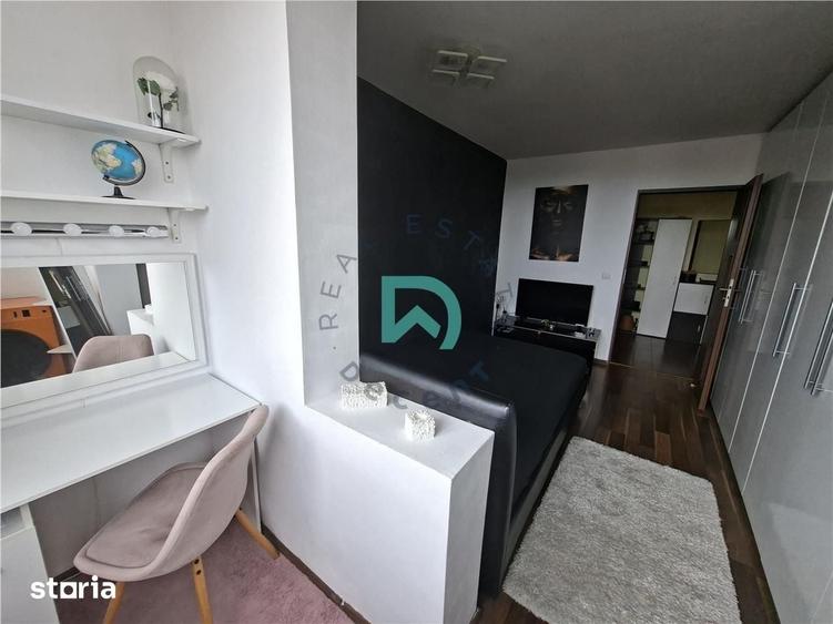 Apartament cu 3 camere decomandat în Astra