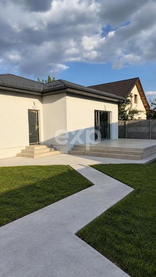 Casă individuală cu 4 camere cu Canalizare în Clinceni