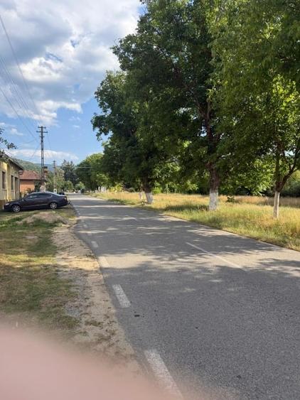 Casă individuală cu 6 camere cu Canalizare în Gladna Montană