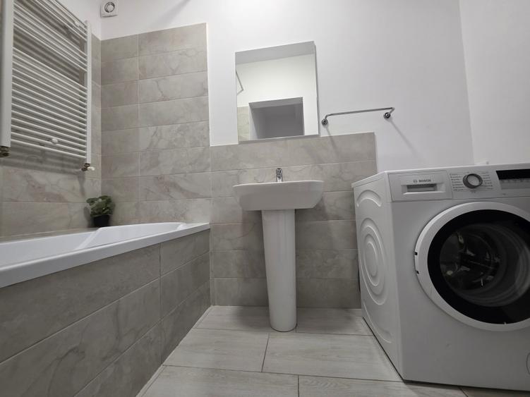 Apartament cu 2 camere semidecomandat în Universitate
