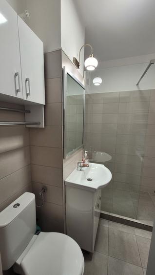 Garsonieră decomandată în Central