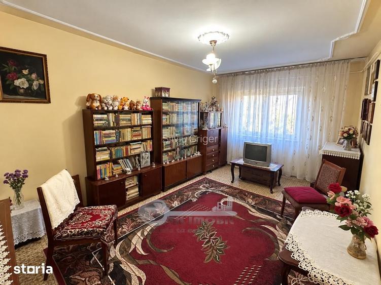 Apartament 3 camere de vanzare Pacurari, zona Toma Cozma