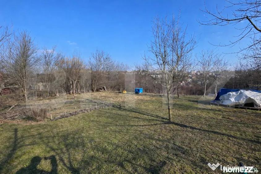 Casă cu 3 camere cu Teren 3000 Mp în Central